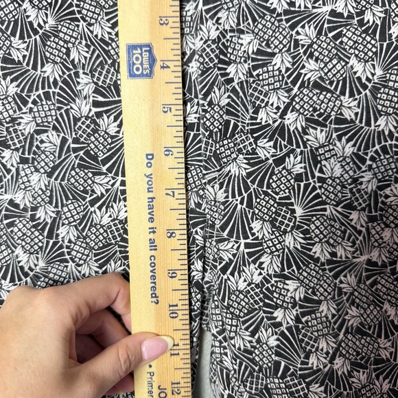 By Anthropologie Women’s Bowery Ankle Crop Pants Black White Pineapple Print 10R - Picture 6 of 11